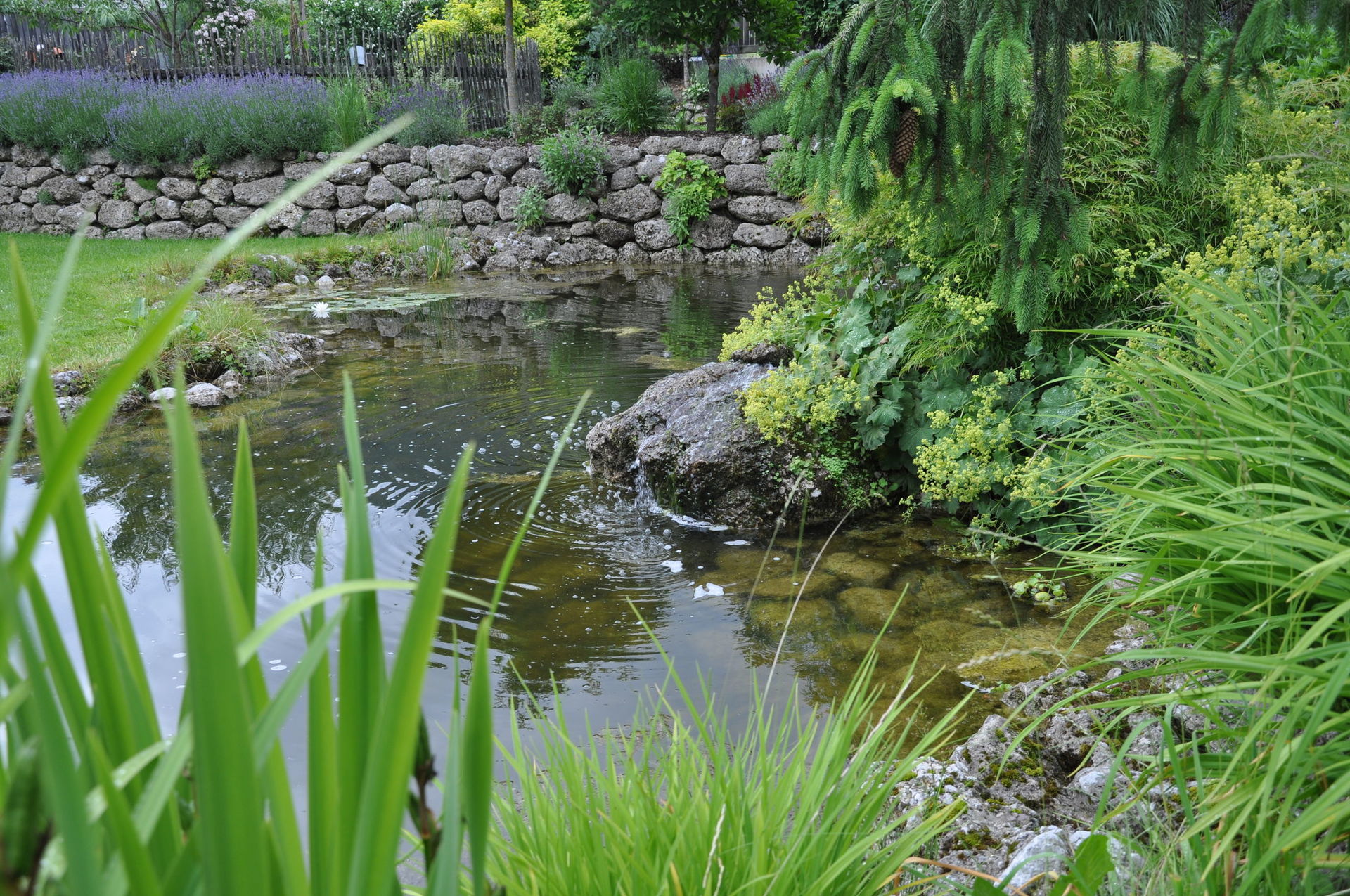 Wasserfälle Biotope Teiche Gartengestaltung Naturstein in allen