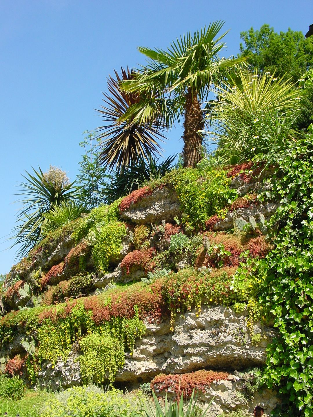 Kunstfelsen - Gartengestaltung - Naturstein in allen Varianten